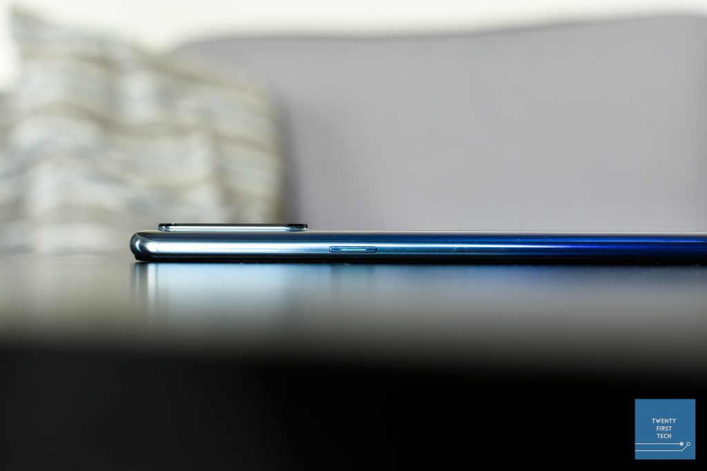 OPPO Reno3 Pro side